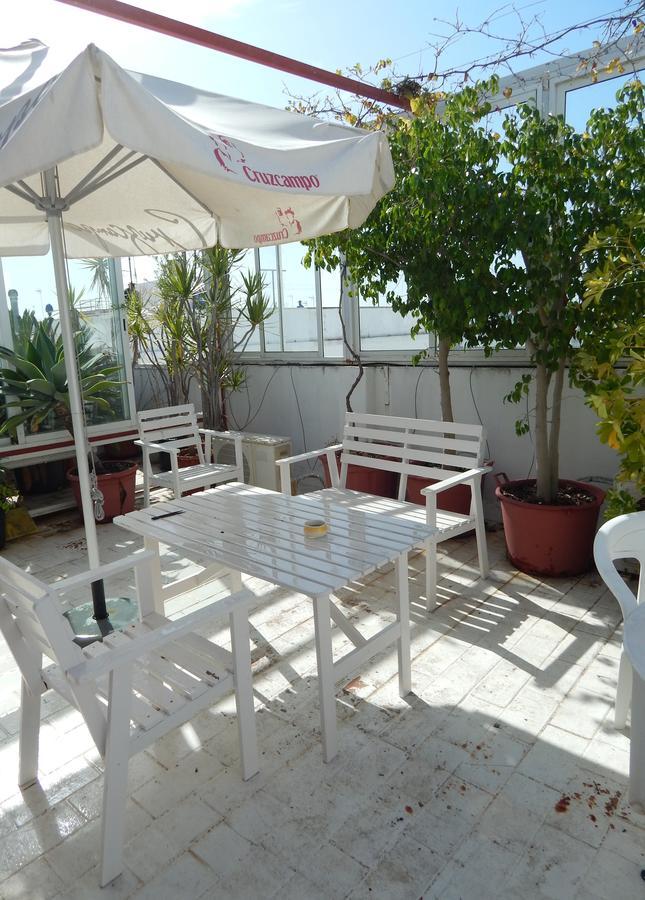 Hostal Cristina Chipiona Bagian luar foto